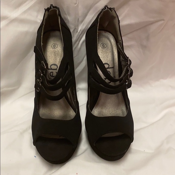 Deb High Heels - Picture 2 of 7